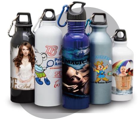 Botellas impresas en una máquina impresora